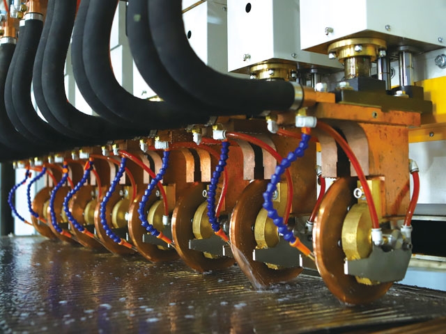 全流道平板集熱器