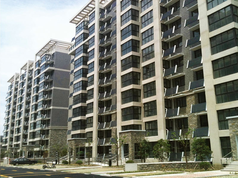 陽(yáng)臺(tái)分體壁掛太陽(yáng)能熱水工程案例